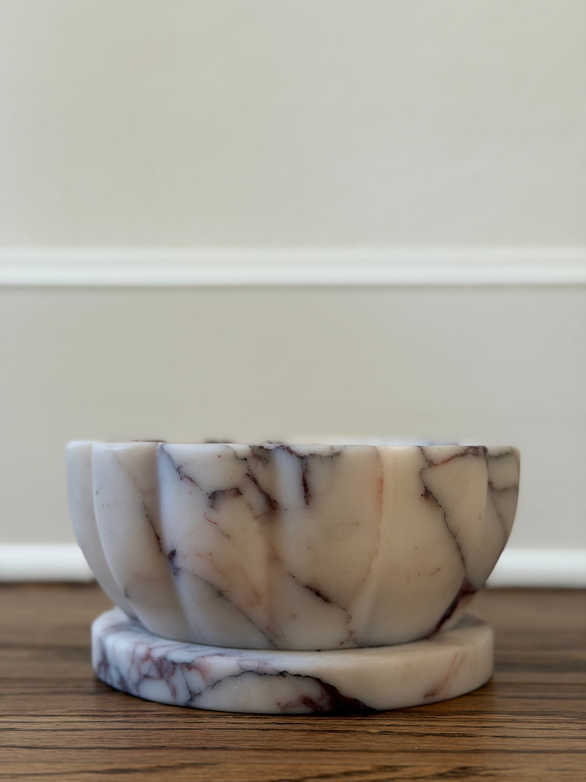Scallop in Calacatta Viola I