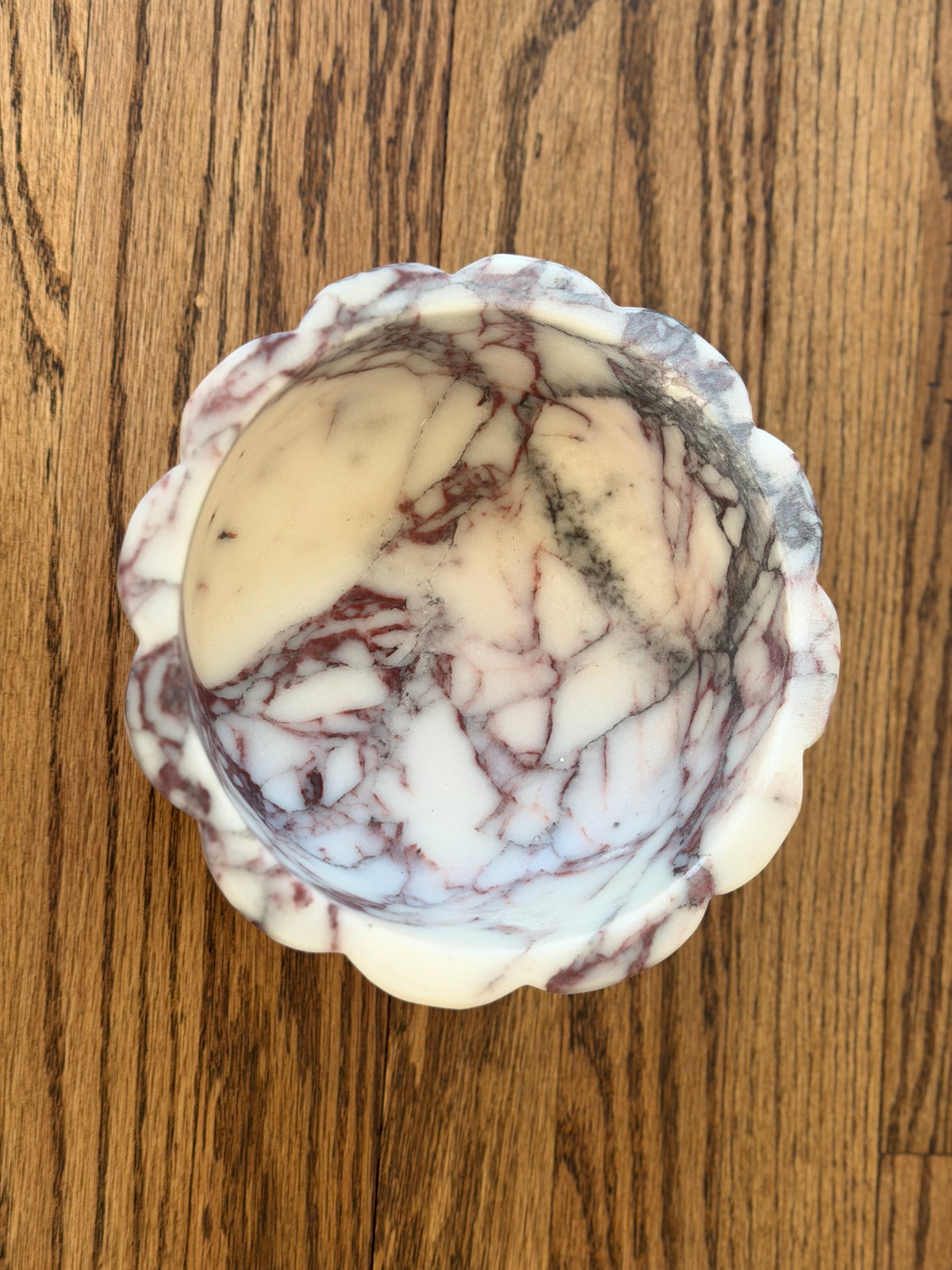 Scallop in Calacatta Viola II